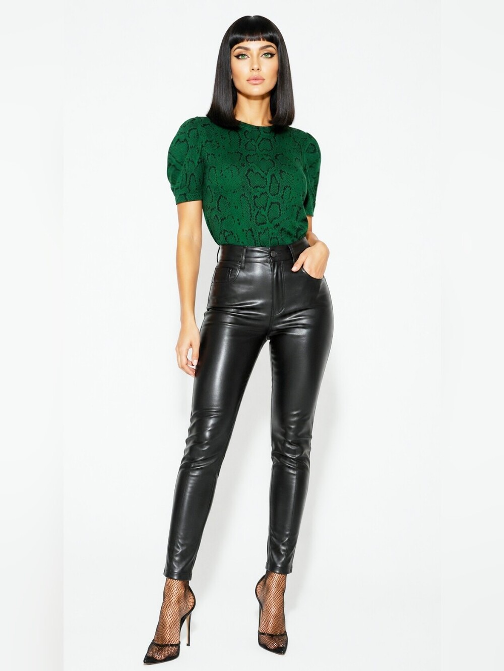 Pam & Gela size M,Evergreen and Black Snake Print Short Sculpted Sleeves Tee